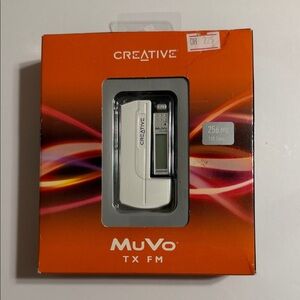 Vintage. Creative. MuVo TX FM 256MB White MP3 Player